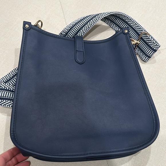 Messenger bag - Picture 4 of 4